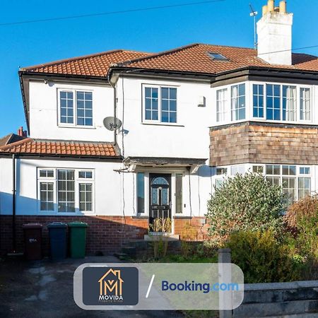 Movida Modern: 6-Bedroom House with Games Room Leeds  Exterior photo