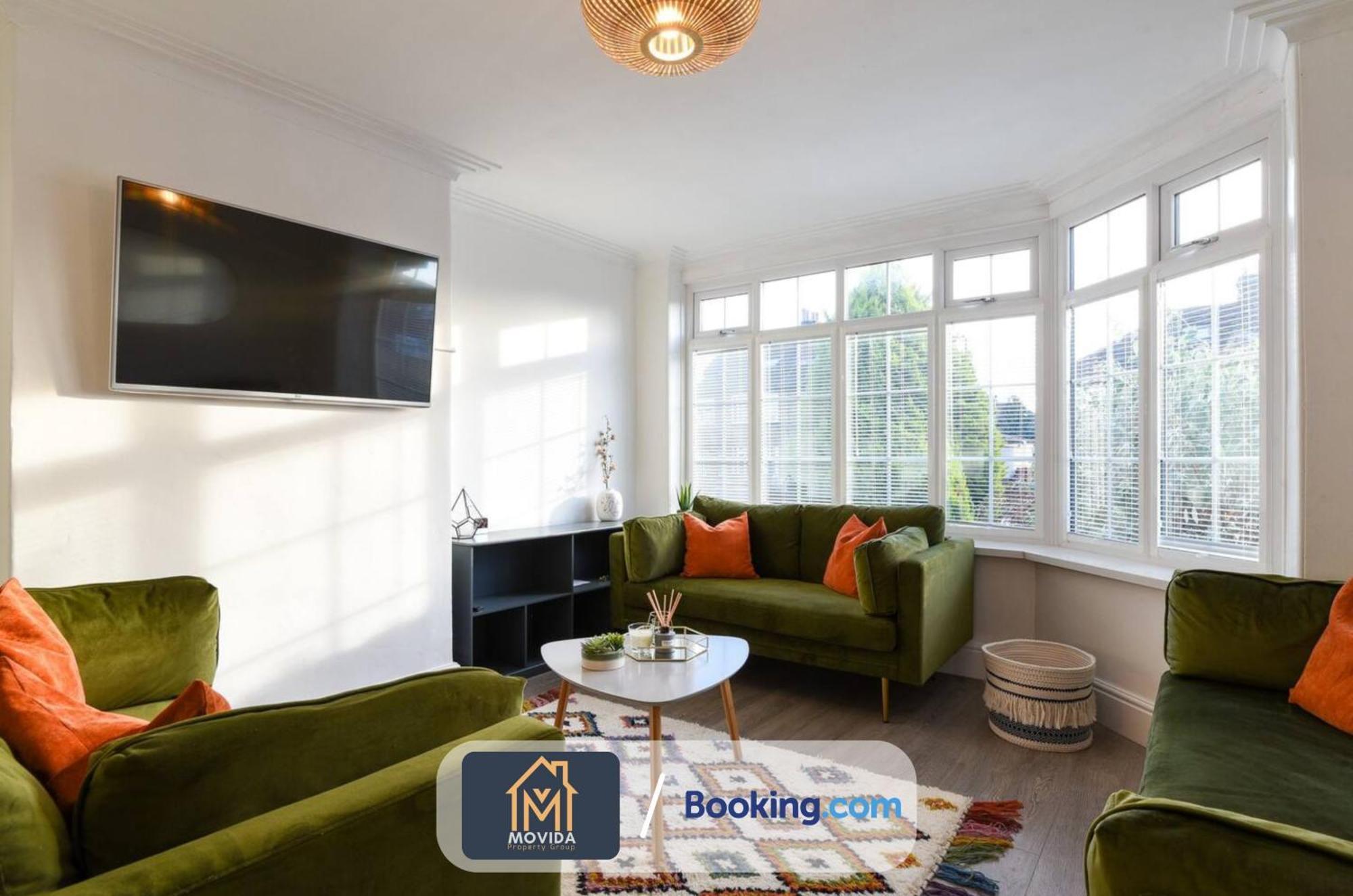 Movida Modern: 6-Bedroom House with Games Room Leeds  Exterior photo